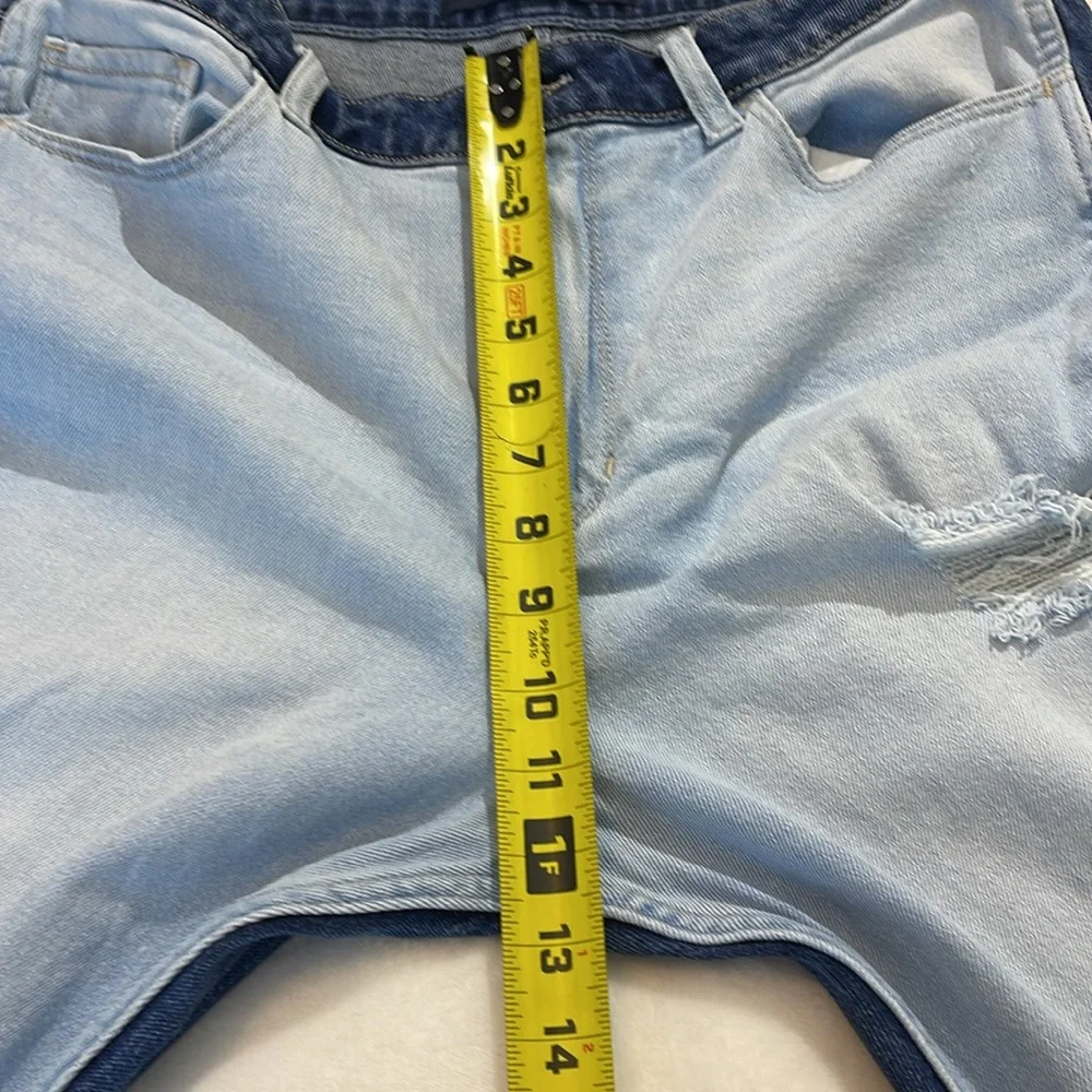 HOLLISTER ULTRA HIGH RISE MOM JEANS WOMENS SIZE 13R